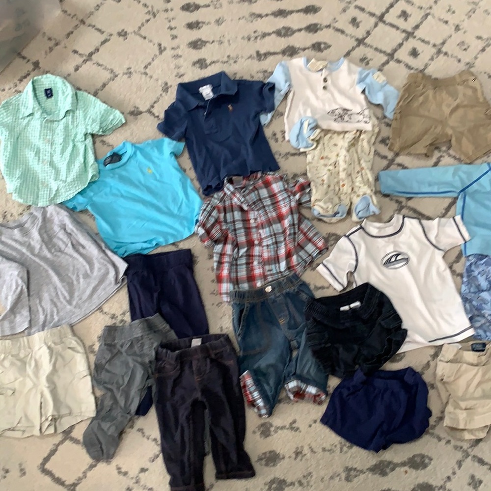18 piece lot of size 9 month boys clothes